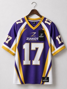ขายส่งโดยตรงจาก ZIAKOT INDUSTRY เสื้อฟุตบอลตาข่ายสีม่วงทอง-ขาวแบบกำหนดเองของแท้ - Product Image 1