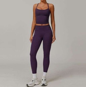 Conjunto Deportivo para Mujer, Top Transpirable de Color Personalizado y Leggings de Cintura Alta Acanalados, Conjunto de Yoga con Logotipo Frontal - Product Image 3