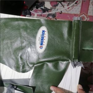 ถุงมือ MMA หนังวัวสีเขียวเข้มแบบผูกเชือก 4 ชั้น ระบายอากาศได้ดี น้ำหนักเบา บรรจุภัณฑ์แบบกำหนดเองสำหรับการฝึกซ้อมมวย - Product Image 5