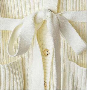 Suéter de Mujer de Lujo, Mezcla de Cachemira, Corte Holgado, Tejido Suave, Jersey Cálido y Elegante para la Colección de Invierno - Product Image 4