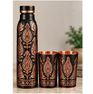 Bouteille d'eau en cuivre pur avec deux tasses, motif floral, noir et or rose, ensemble de vaisselle portable pour usage domestique - Product Image 6