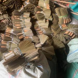 Escobas de Hierba Hechas a Mano al por Mayor, Ecológicas, Impermeables, con Cerdas Suaves para Limpieza de Pisos e Interiores - Product Image 5