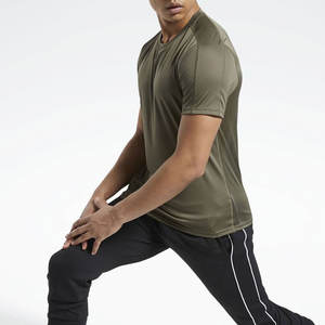 Camiseta Deportiva Verde Oliva para Hombre, al por Mayor, con Logotipo Personalizado, para Gimnasio, Ajustada, Transpirable, Ropa Deportiva Táctica para Vendedores - Product Image 3