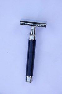 Traditional Stainless Steel Safety <b>Razor</b> for Men with Balanced Weight Handle High Quality for Wet/Dry Shaving Experience - Product Image 1