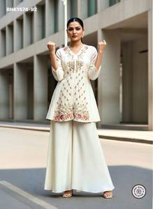 High Quality <b>Silk</b> with Embroidered Readymade Front-Slit Short <b>Kurta</b>-Plazzo Set Manufacturer from India Wholesale Supply - Product Image 5