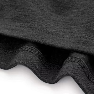 เสื้อกล้ามผู้ชายสีดำแบบมีเชือกผูกที่คอ สไตล์ลำลองสำหรับออกกำลังกาย รับทำแบรนด์ตามสั่ง ผลิตจากโพลีเอสเตอร์ผสมสแปนเด็กซ์ ออกแบบโดย OEM - Product Image 5