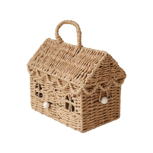 Panier de rangement en rotin tressé en forme de maison avec poignée, design bohème pour l'organisation de la chambre d'enfant - Product Image 2
