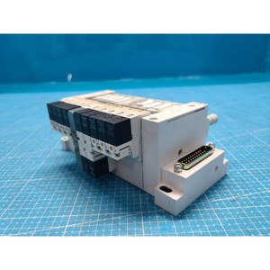 Conjunto de Válvula Solenoide Neumática SMC VQ1200-51 + VQ1200Y-5, Usado, Piezas de Equipos Legacy Semiconductor - Product Image 6
