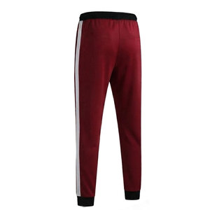 Ensemble de survêtement premium pour homme : veste et pantalon élégants pour la course, l'entraînement en salle de sport et le quotidien - Product Image 4