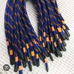 Pin Metálico Redondo Plateado Reflectante de Alta Visibilidad para Zapatillas Deportivas, Botas de Senderismo y Calzado Deportivo - Product Image 1