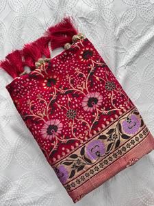 Sari en tissu Georgette Khadi doux de créateur avec broderie et bordure à passepoil, et pièce de blouse à motif pois tissé - Product Image 6