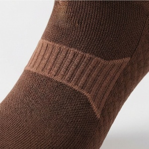 Chaussettes ras du cou pour hommes, personnalisables, antidérapantes, couleur unie, tricotées, respirantes, en coton et élasthanne, pour usage quotidien en automne, coupe classique - Product Image 5