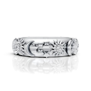 Bague statement en diamant à motif céleste en or blanc 14 carats, bijou audacieux pour homme, avec soleil, lune et étoile - Product Image 1