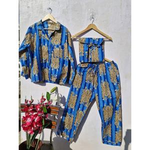 Conjunto de pijama de algodón con estampado de tigre para mujer, ropa de dormir, conjunto de descanso, ropa de dormir suave y transpirable, conjunto de camisa con botones y pantalones - Product Image 1
