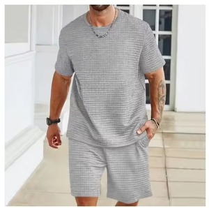 Ensemble deux pièces d'été personnalisé pour homme : T-shirt et short de couleur unie pour adulte – Fabricant de vêtements - Product Image 1