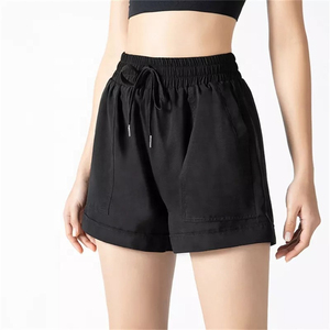 Shorts pour femmes à taille haute, couleur unie, avec cordon de serrage, poches, coupe ample, style décontracté, tricoté en polyester respirant, style sportif - Product Image 1