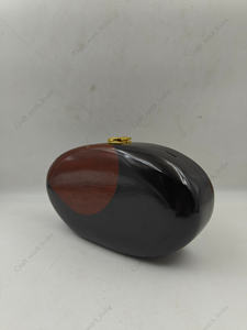 Pochette de soirée de luxe en bois bicolore ovale, rigide, pour femme, idéale pour les mariages et les événements. - Product Image 3