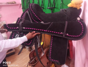 Sillín de caballo de cuero occidental auténtico con cuero de gamuza ajustable Sillín de asiento caliente Western Roping Ranch - Product Image 5