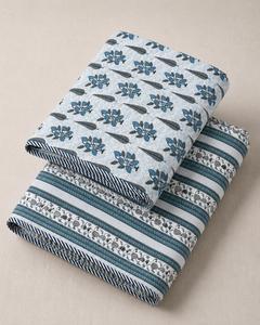 Housse de lit légère en coton de qualité supérieure, réversible, pour lit simple, idéale pour la chambre à coucher, disponible à la vente - Product Image 4