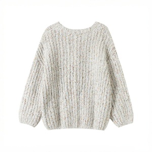 Cardigan en tricot blanc à col en V et manches longues pour femme, personnalisé avec logo OEM, style décontracté, simple boutonnage, avec boutons décoratifs pour l'hiver - Product Image 2