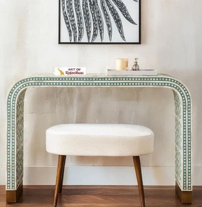 Table console rose à incrustations florales, design arqué, mobilier d'entrée moderne et luxueux, tables d'appoint artisanales sur mesure pour couloir - Product Image 2