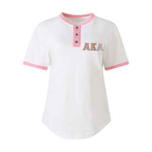 Camiseta Henley Blanca AKA para Mujer, con Letras Griegas Bordadas, Cierre de Botones, Top Casual Premium, Tela de Alta Calidad, Ajuste Cómodo - Product Image 1