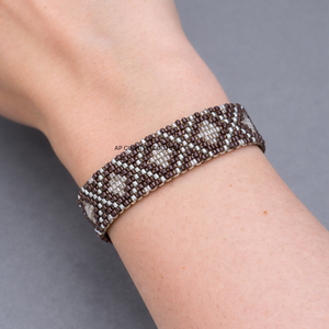 Bracelets de mode à perles, dernier cri, avec des styles bohèmes personnalisés et des bandes à perles ajustables, bracelet fait main. - Product Image 1