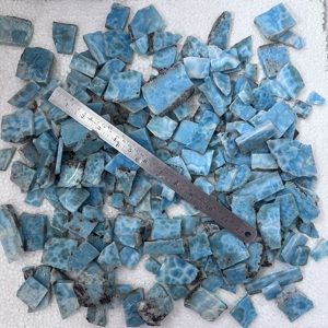 Materia prima de larimar natural TFH, hasta 5 kg disponible para la venta, calidad AAA, matriz de larimar en bruto para cortar y sin cortar disponible. - Product Image 4