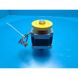 Motor paso a paso de 5 fases ORIENTAL MOTOR VEXTA PK596-NBA, usado como está, piezas de equipos semiconductores Legacy - Product Image 1
