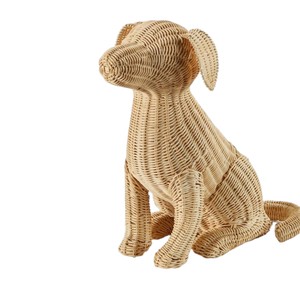 Faire la joie de votre tout-petit avec cette magnifique figurine de chiot en rotin sur le thème des animaux, avec une finition texturée et des oreilles tombantes. - Product Image 2