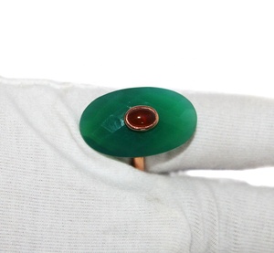 Bague en argent sterling 925 massif plaqué or rose avec onyx vert ovale facetté et cornaline, collection Memoria Jewels, vente en gros - Product Image 4