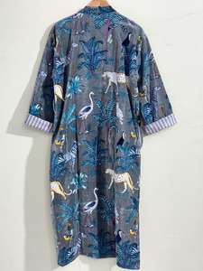 Bata Kimono de Terciopelo con Estampado de Selva Gris: Abrigo de Terciopelo de Algodón - Product Image 5