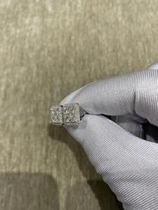 Pendientes de tuerca con forma cuadrada de moissanita incolora y cierre de rosca en plata 925, minimalistas y ecológicos, tipo diamante. - Product Image 4