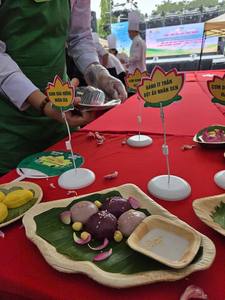 Platos Elegantes de Hoja de Palma de Alta Calidad |   Vajilla Desechable Premium para Bodas y Eventos de Lujo - Product Image 5