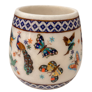 Vase décoratif en marbre blanc moderne fait main avec incrustations de motifs paon et papillon, pour utilisation sur table - Product Image 1