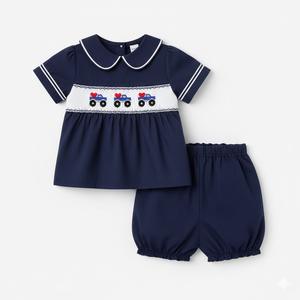 Conjunto de Pantalones Bombachos con Corazón Bordado a Mano para Bebés Niños, para el Día de San Valentín - Product Image 1