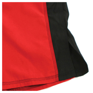 Shorts Deportivos Rojos y Negros para Hombre - Traje de Baño Atlético de Secado Rápido con Paneles Laterales y Cintura Ajustable - Product Image 6