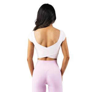 Haut court à manches courtes pour femme, coupe ajustée, tissu doux et lisse, col carré flatteur, haut de sport décontracté, vêtements de sport, tenue de gym professionnelle - Product Image 3