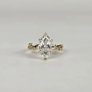 Bague de fiançailles et d'anniversaire en or jaune 2 carats avec diamant de laboratoire taille marquise E VVS2 plaqué rhodium - Product Image 2