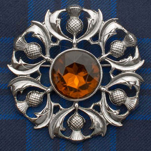 Broche de Estilo Celta Audaz con Diseño de Cardo Escocés Adornado con Joyas, Tradicional de las Tierras Altas 2026 - Product Image 1