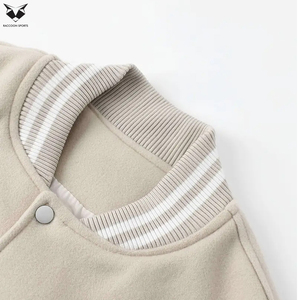 Blousons universitaires de baseball pour hommes, coupe ample, en mélange de polyester enduit PU, avec logo et lettrage, collection Printemps-Automne 2026, style vintage - Product Image 3
