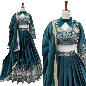 ชุดไมโครเลเฮงกา ไซส์ 44 ผ้าฟูโกร์เจ็ตต์ งานปักดิ้นขนาด 9 มม. พร้อมชุดชอลีด้านใน - ชุดหรูหราแบบกลับด้านได้ เหมาะสำหรับงานดิวาลีและงานแต่งงาน - Product Image 1