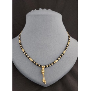 Ensemble de mangalsutra simple en laiton plaqué or double couche avec pendentif CZ et boucles d'oreilles assorties, cadeau tendance pour mariage, fiançailles, fête, pour femme - Product Image 1