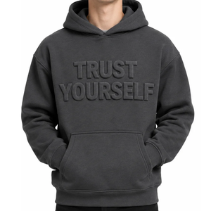 Sweat à capuche gris foncé pour homme, imprimé lettres « Trust Yourself » en relief, coupe décontractée, modèle très demandé - Product Image 1