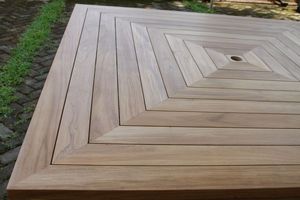 Mesa de Comedor Berkshire Square 150x150 de Madera de Teca Sólida, No Plegable, Acabado Bien Lijado, para Uso en Exteriores - Product Image 5