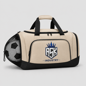 Bolsa de fútbol premium hecha con material ligero y duradero que ofrece amplio espacio de almacenamiento, cremalleras resistentes y opciones de transporte cómodas. - Product Image 5