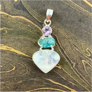 Colgante Boho Hecho a Mano con Tres Piedras de Plata 925, Corazón, Piedra Lunar, Aguamarina, Amatista, Fabricante de Joyería Fina - Product Image 3