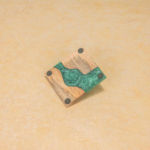 Sous-verre en résine époxy bois de manguier, design « Tranquillité côtière » en résine bleue, élégant décor pour cuisine et table basse, pour tasses à café et mugs - Product Image 2