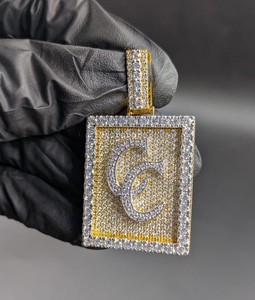 Pendentif personnalisé avec logo double lettre en diamant Moissanite VVS, entièrement serti de pierres, pendentif carré de style hip-hop - Product Image 1