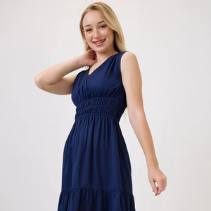 Robe midi évasée sans manches à col en V élégante pour femme, idéale pour l'été, le bureau ou les soirées - Product Image 1
